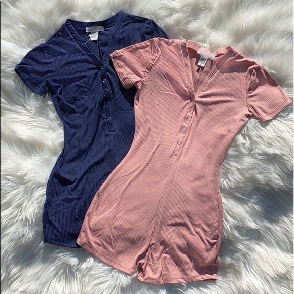 Button Ribbed Romper - Picture 3 of 6